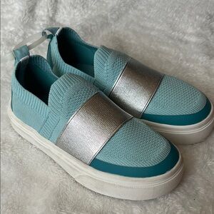 BRAND NEW Kids Lands’ End Teal & Silver Slip-On Sneakers size 11 comfy durable